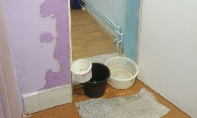 "Страшно водить ребенка": жители Алексина пожаловались на текущую крышу в детском саду