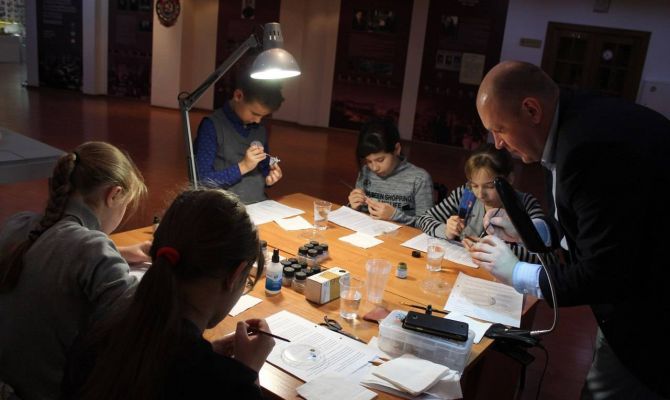 В Тульском музее оружия прошел мастер-класс по стендовому моделизму