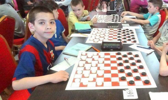 Юный туляк стал четвертым на международном турнире по шашкам