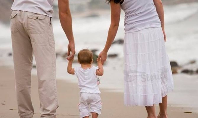 ВИЧ-инфицированным могут разрешить усыновлять детей