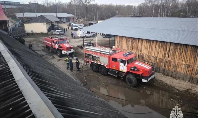 Два человека погибли при пожаре в строительном вагончике в Большой Туле
