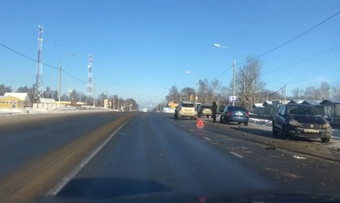 В Туле 4 автомобиля устроили массовое ДТП