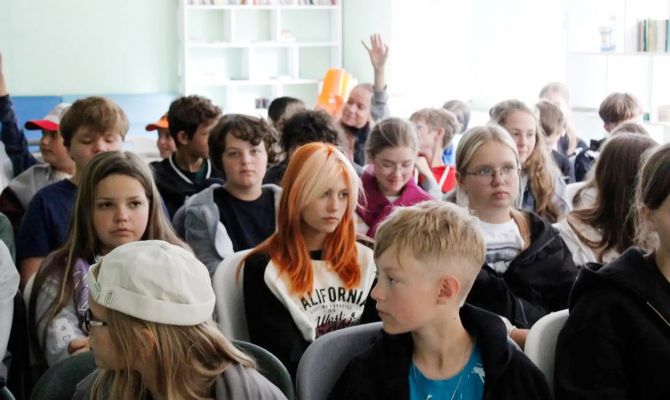 Более 250 детей в Тульской области узнали о нейросетях и киберугрозах