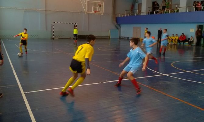 Юные спортсмены из Тульской области сыграли в мини-футбол