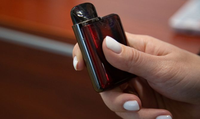 В Тульской области могут запретить продажу вейпов