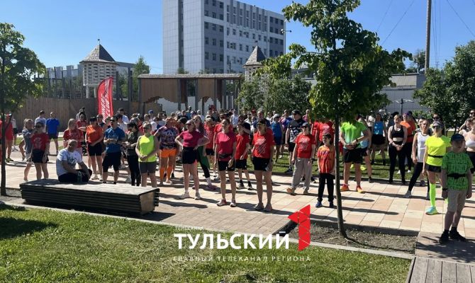 300 человек пробежали по центру Тулы утром 6 июня