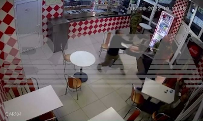 Владельца тульского кафе "Пицца Хаус" избили стулом: что стало причиной потасовки
