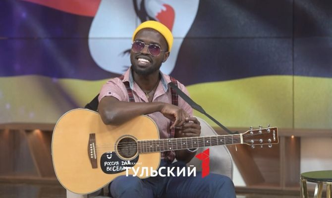 Студент из Уганды спел песню про жизнь в тульском общежитии