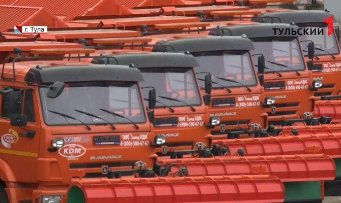 Губернатор Алексей Дюмин оценил новую снегоуборочную технику