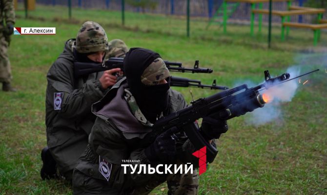 Юные белгородцы осваивают азы армейской жизни в Алексине