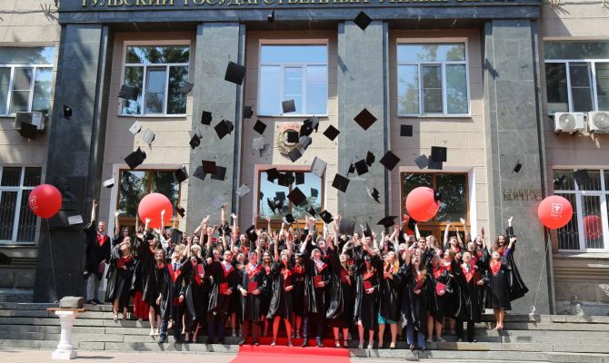 Названы самые дорогие направления в тульских вузах