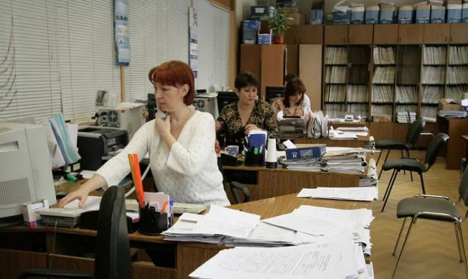 Тулякам грозит увольнение за самовольное селфи на работе