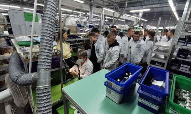 Студенты Богородицкого политехнического колледжа посетили завод №423 в Туле