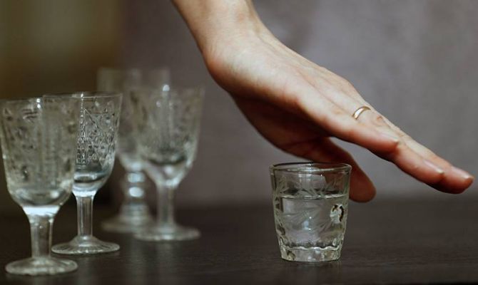 За 12 лет в России стали пить вдвое меньше алкоголя