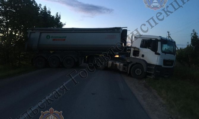 В Большой Туле Lada Priora врезалась в грузовик