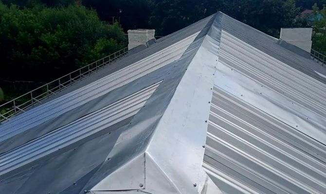 В Щекино завершено восстановление кровли дома, пострадавшего в результате падения беспилотника