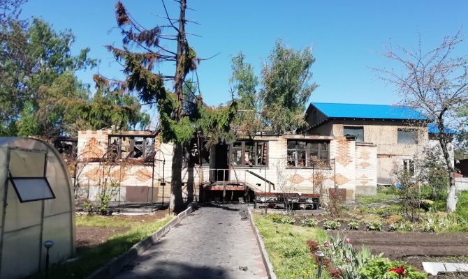 Пожар в поселке Лесной: семья с ребенком-инвалидом оказалась на улице 