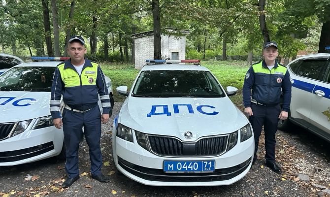 Тульские инспекторы ДПС помогли потерявшемуся мальчику