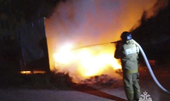 4 детей спасли из горящего дома в Узловой
