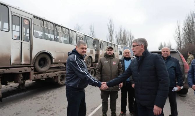 Дмитрий Миляев передал жителям Горловки тульские автобусы