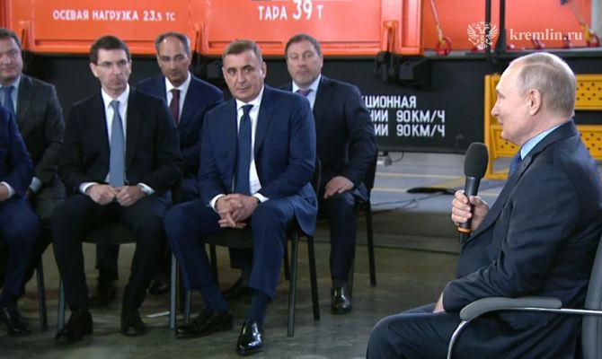 Тульские рабочие спросили Владимира Путина о росте цен и зарплатах 