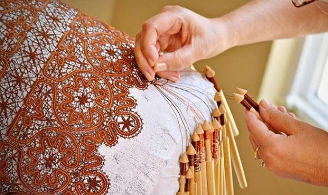 "Школа ремесел": туляков научат плести кружево