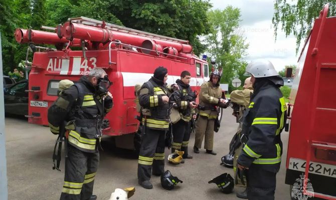 В Архангельском прошли учения МЧС по тушению пожара в поликлинике