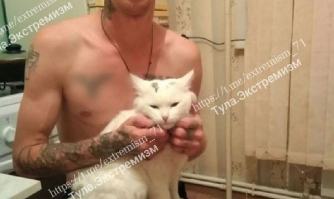 Туляка оштрафовали за татуировку с нацисткой символикой