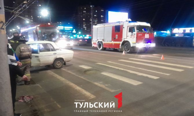 Проспект Ленина в Туле встал в "бордовой" пробке из-за ДТП