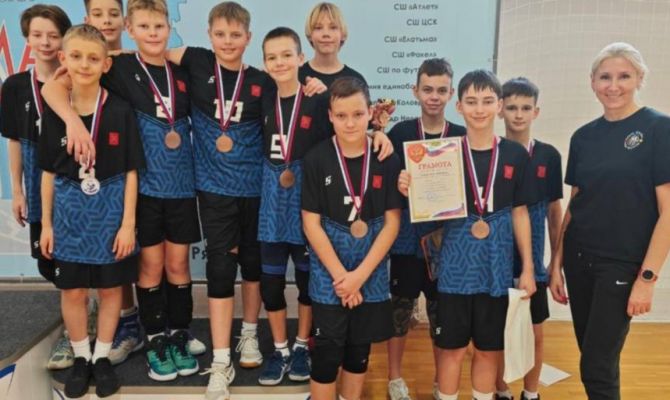 Тульские волейболисты взяли бронзу на межрегиональном турнире