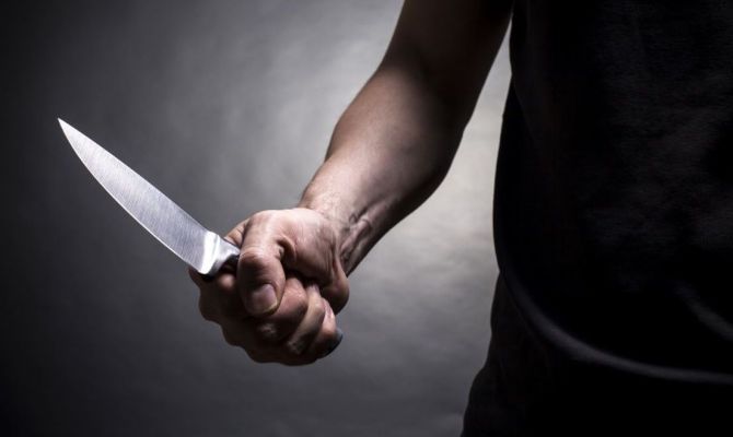 В Суворове психически больной мужчина угрожал врачу ножом