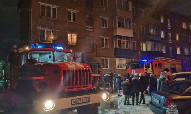 В Туле на пожаре погибли женщина и ее 3-летний сын: очевидец раскрыл подробности трагедии