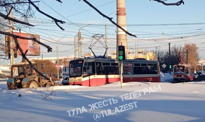 В Туле на улице Фрунзе остановилось движение трамваев 9 февраля