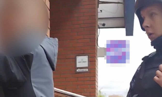 Дебошир угрожал покупателям ножом в магазине на Красноармейском проспекте в Туле 
