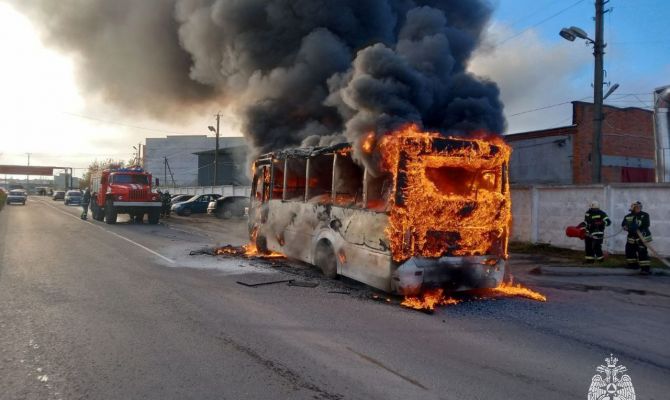 В Суворове сгорел пассажирский автобус