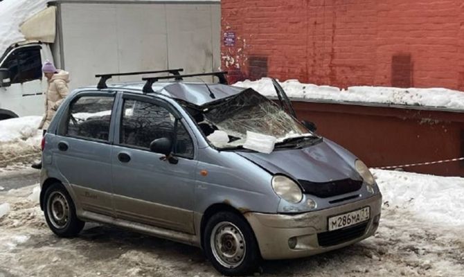 От оборванных проводов до разбитых машин: туляки делятся последствиями схода снега с крыш