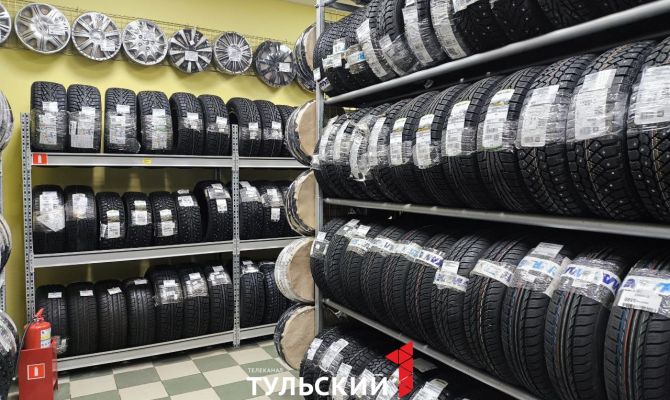 Эксперт развеял миф об эффективности всесезонных шин