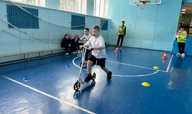 В Новомосковске провели эстафету для младшеклассников