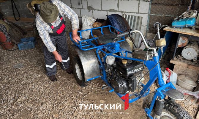 Туляк собрал трицикл из медицинского лотка, огнетушителя и водопроводной трубы