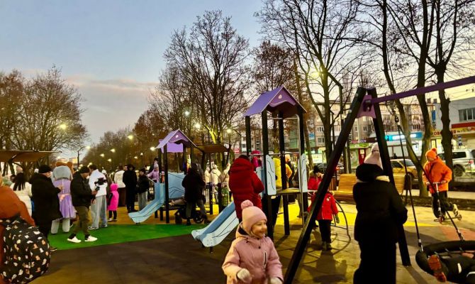 В Новомосковске открыли отреставрированный сквер имени 239-й стрелковой дивизии