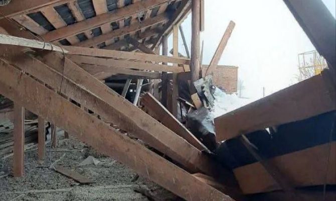 В Одоеве частично обрушилась крыша жилого дома