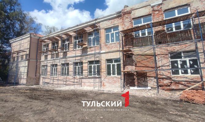 Дмитрий Миляев о срыве сроков ремонта школы в Узловой: "Безопасность детей дороже"