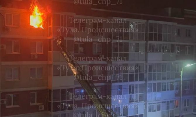 В Туле на улице Ивана Бунина загорелась квартира