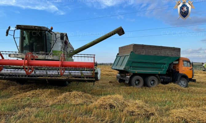 Под Плавском мужчина дотронулся до наэлектризованного комбайна и умер