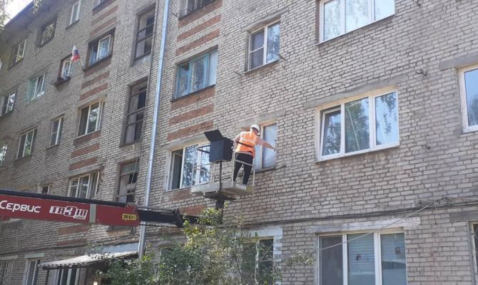 В Туле начали ремонт поврежденного после атаки БПЛА общежития на улице Металлургов