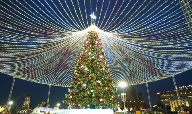 Туляки могут получить подарки за селфи с елкой