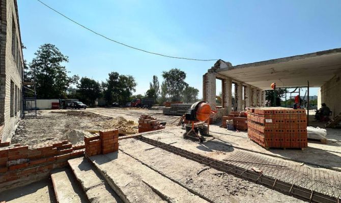 Строители из Тулы сделают футбольное поле у школы в Мариуполе