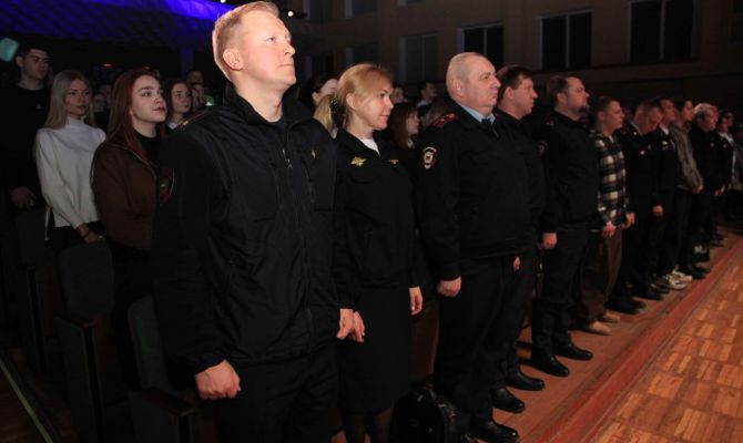 В Туле прошла премьера документального фильма о буднях сотрудников полиции «Наша служба. Наша жизнь»