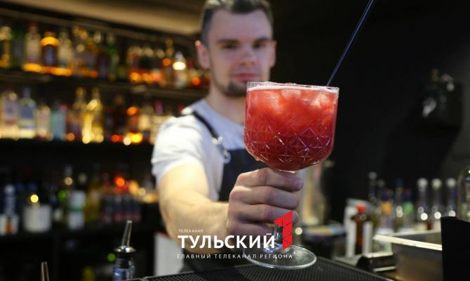 В Туле бар включил в меню коктейль "Первый Тульский"