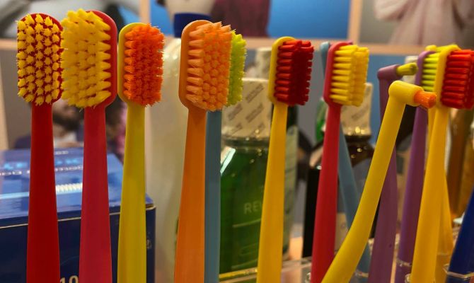 Тульский стоматолог назвал самые вредные методы отбеливания зубов